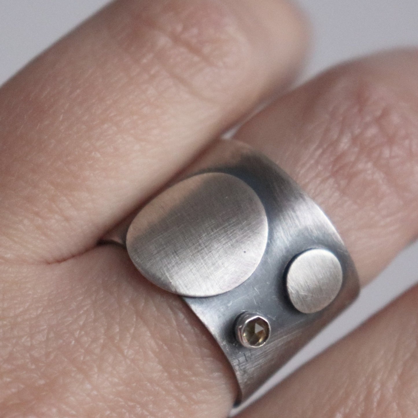 Polka dots / citrine / ring