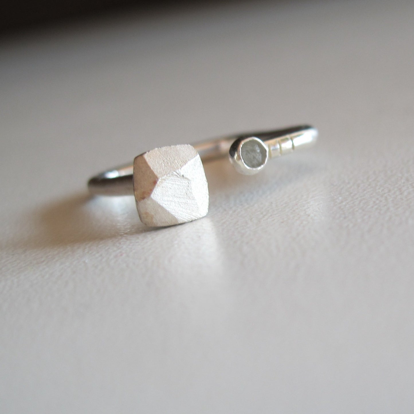 Stripes & Stones M / prehnite / ring