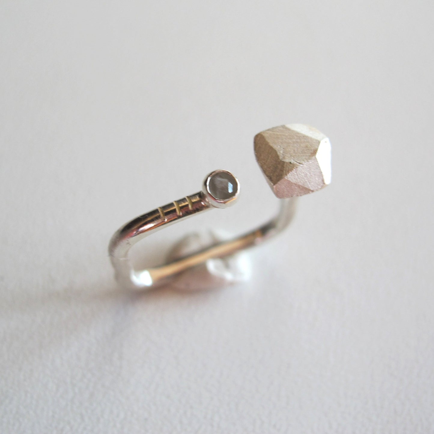 Stripes & Stones M / prehnite / ring