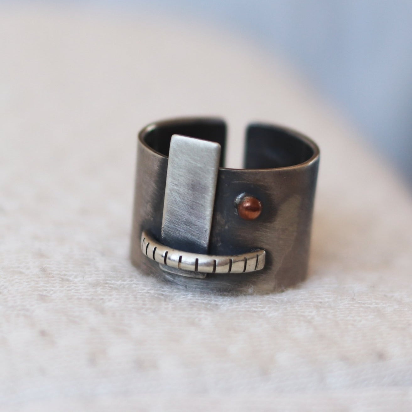 Under the bridge / ring