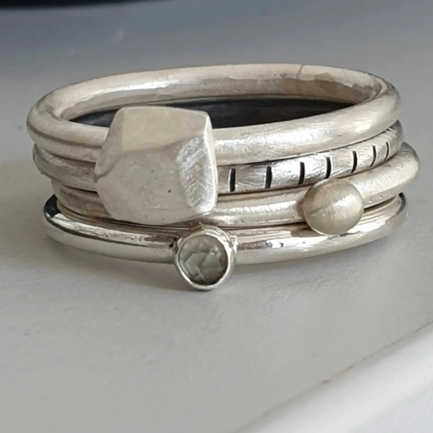 4U1 Spring vibes / prehnite / round / ring