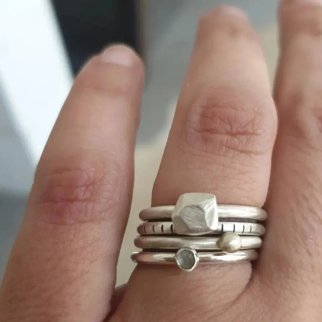 4U1 Spring vibes / prehnite / round / ring