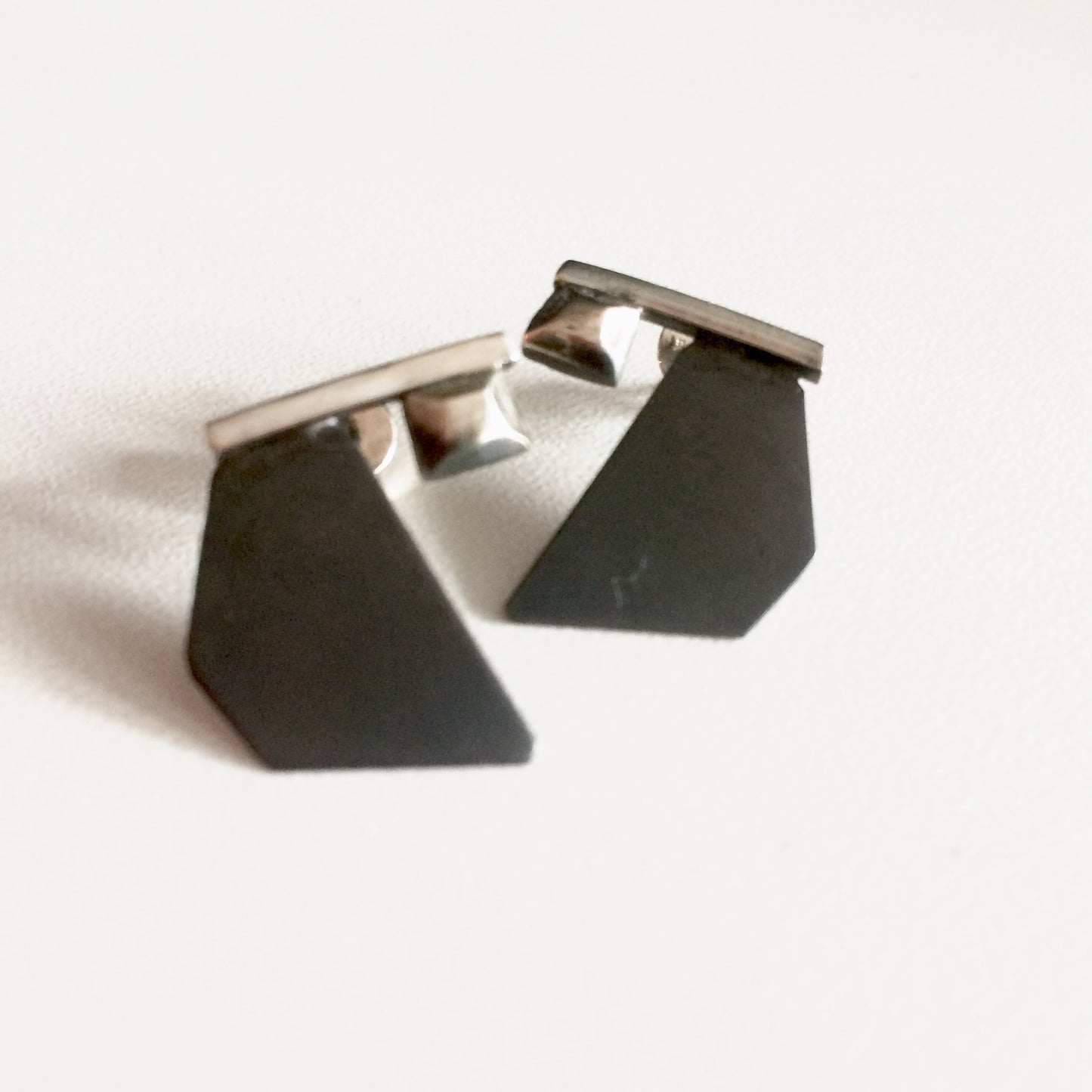Asymmetric love / earrings