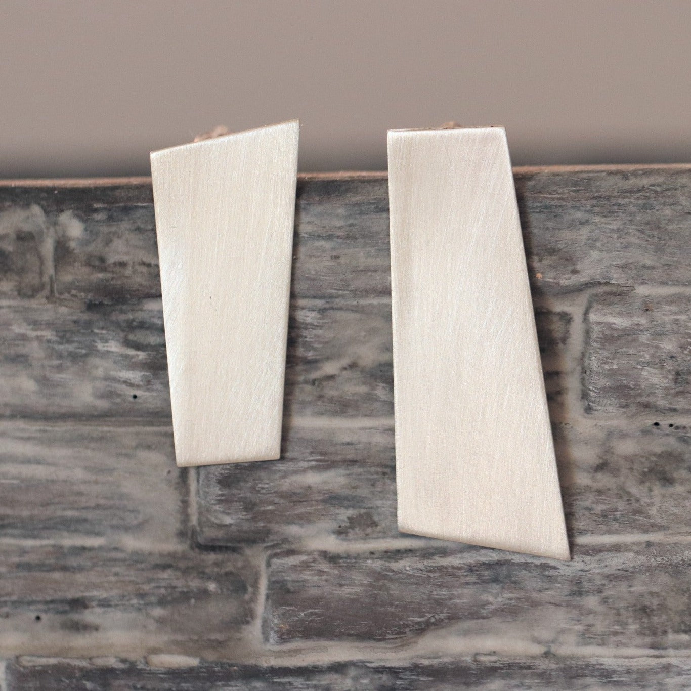 CUT OUT / earrings
