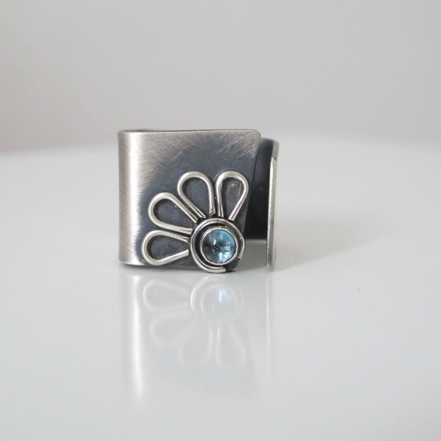 Daisy / topaz / square / ring
