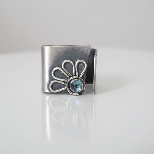 Daisy / topaz / square / ring