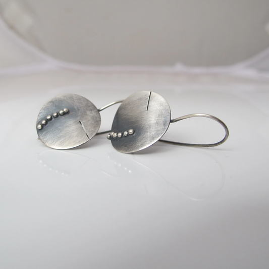 Dot / Earrings