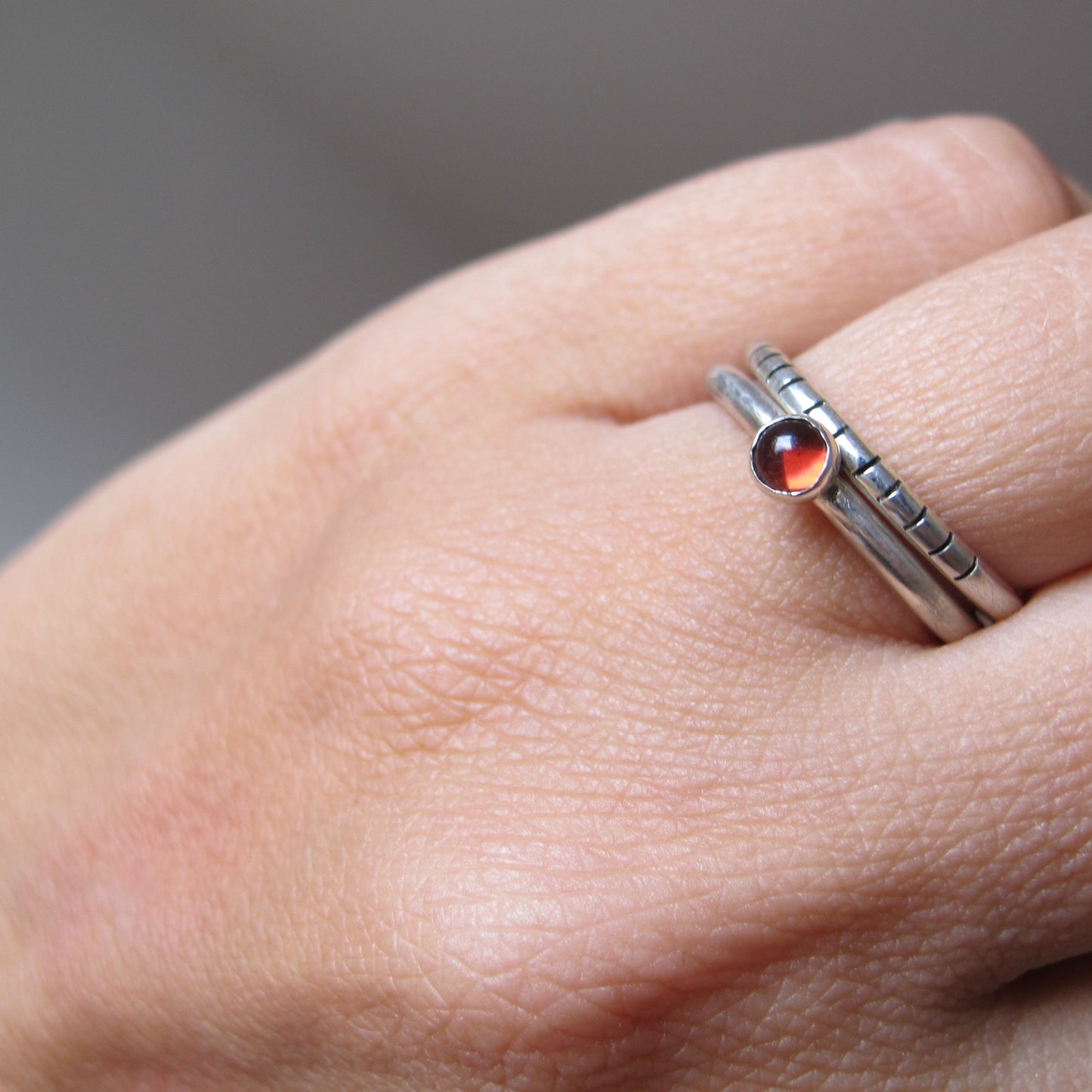 2-in-1 grenade / round / ring