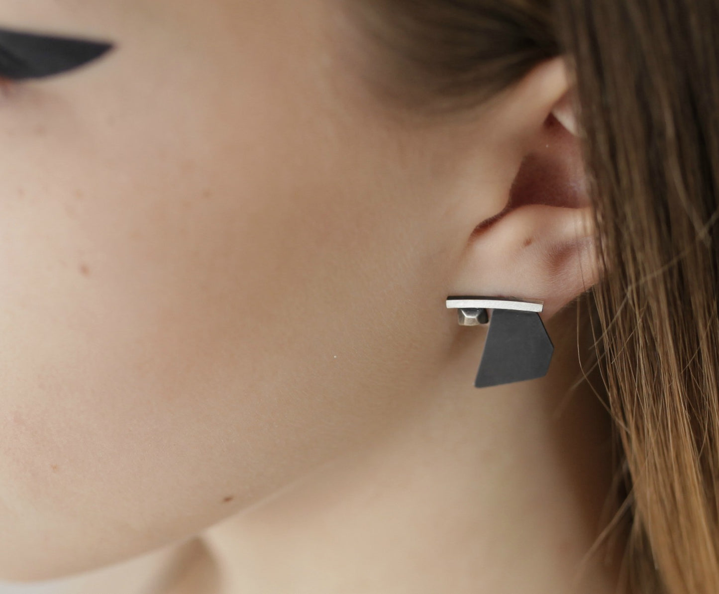 Asymmetric love / earrings