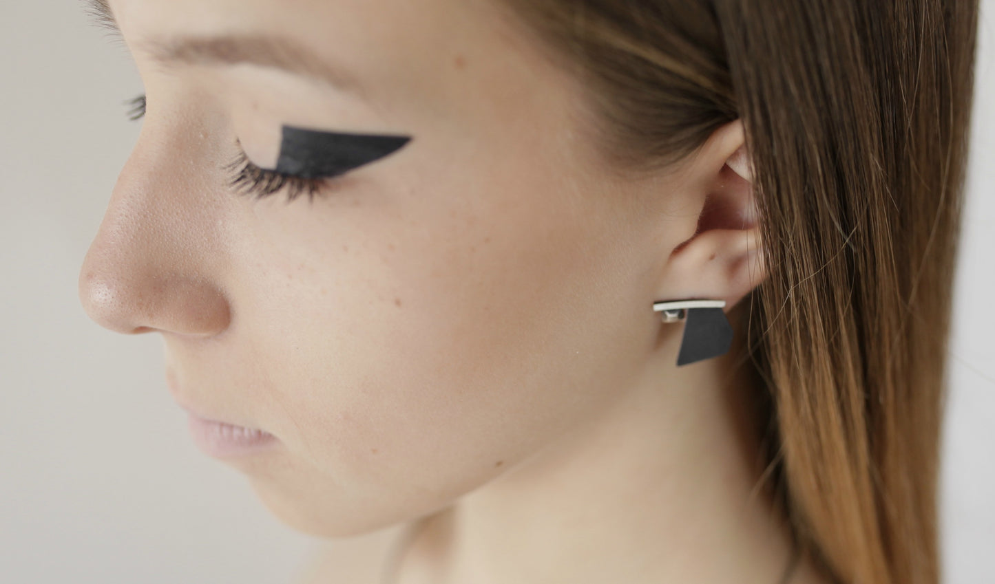 Asymmetric love / earrings