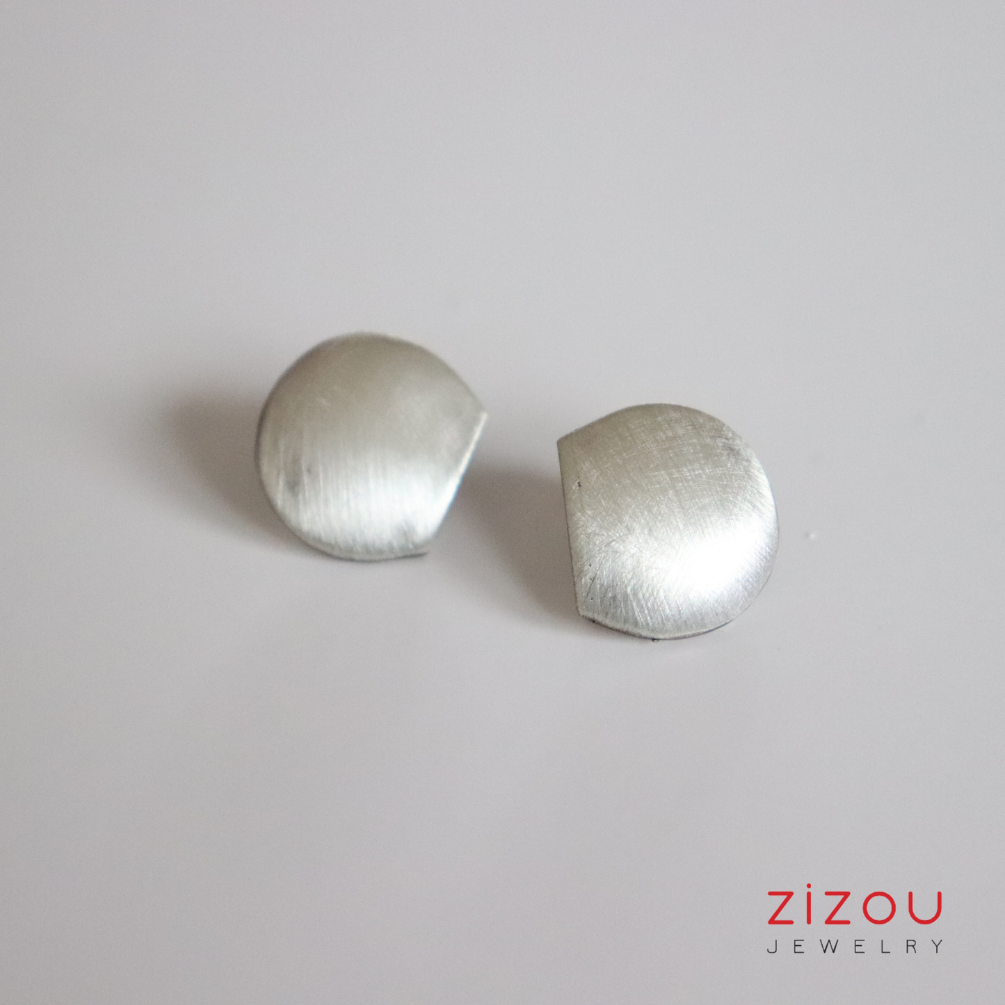 Full Moon / earrings