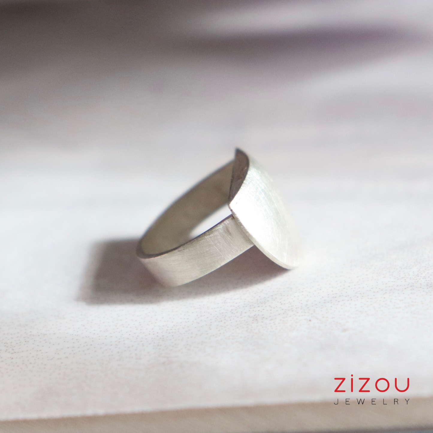 Full Moon / ring