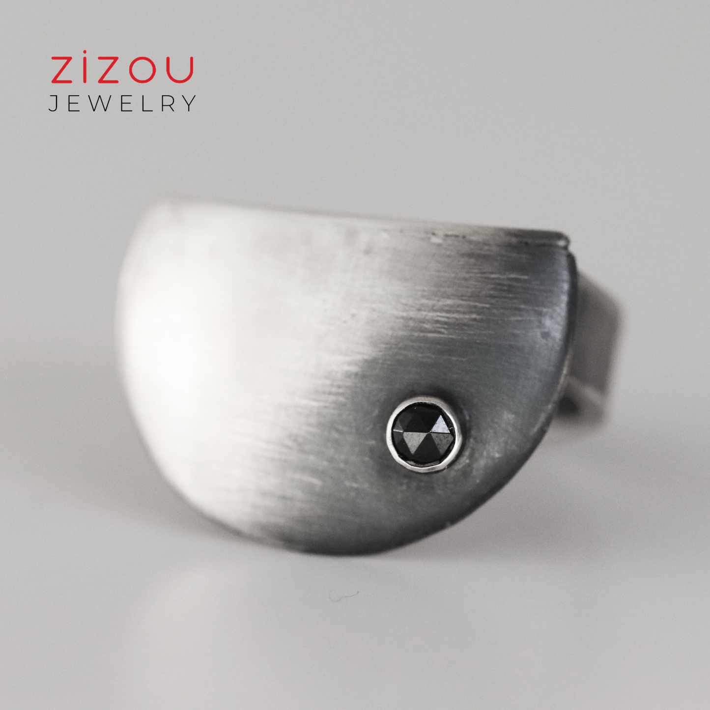 The Moon / Black spinel / ring