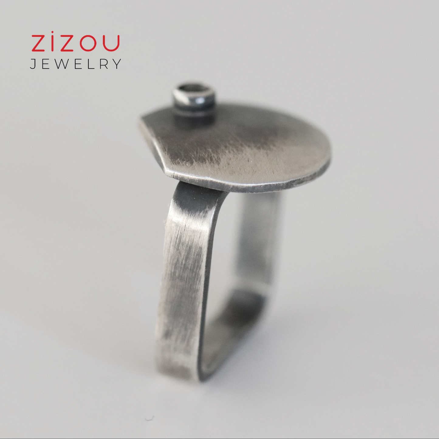 The Moon / Black spinel / square / ring