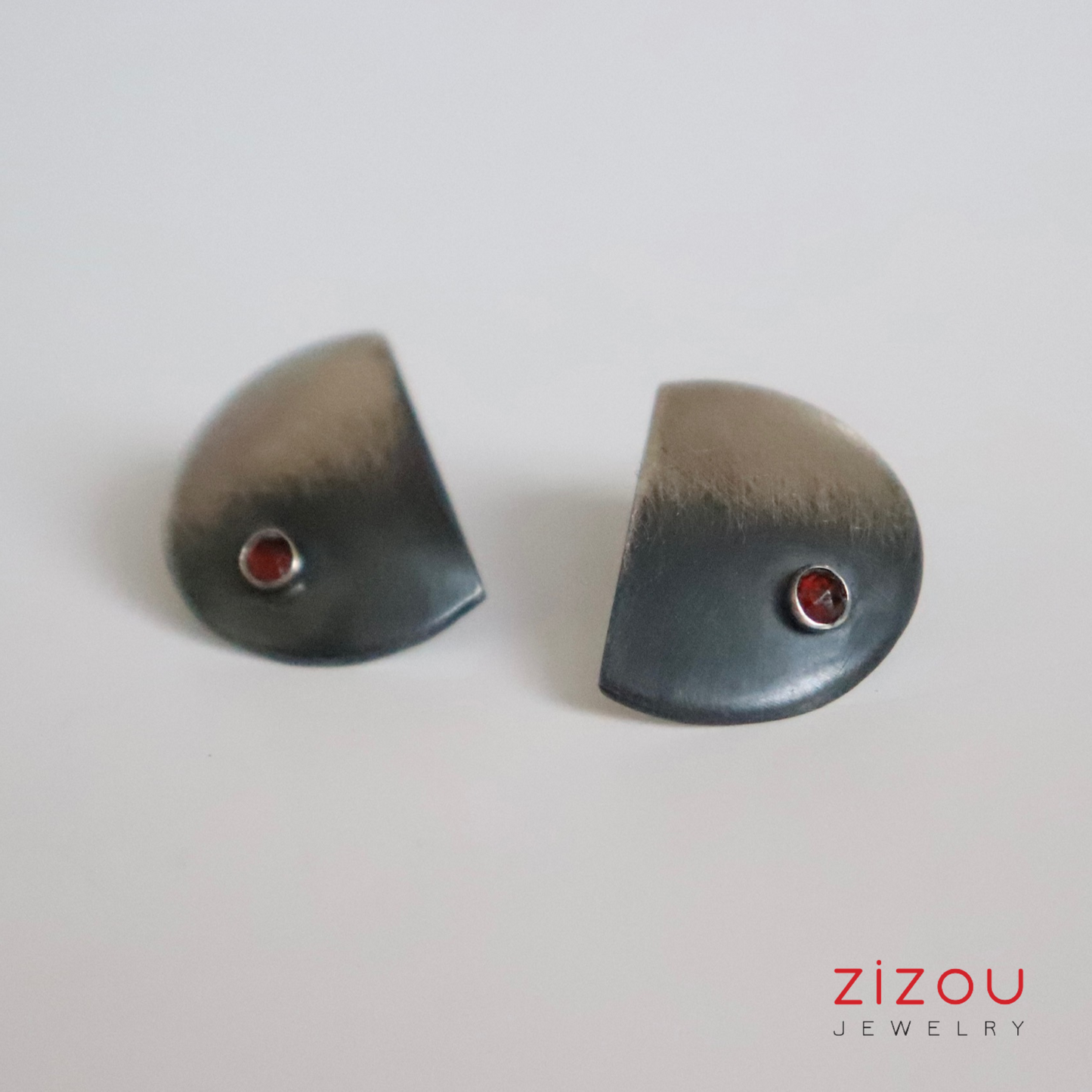 The Moon / garnet / earrings