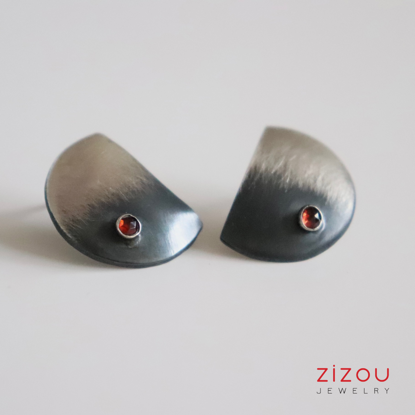 The Moon / garnet / earrings