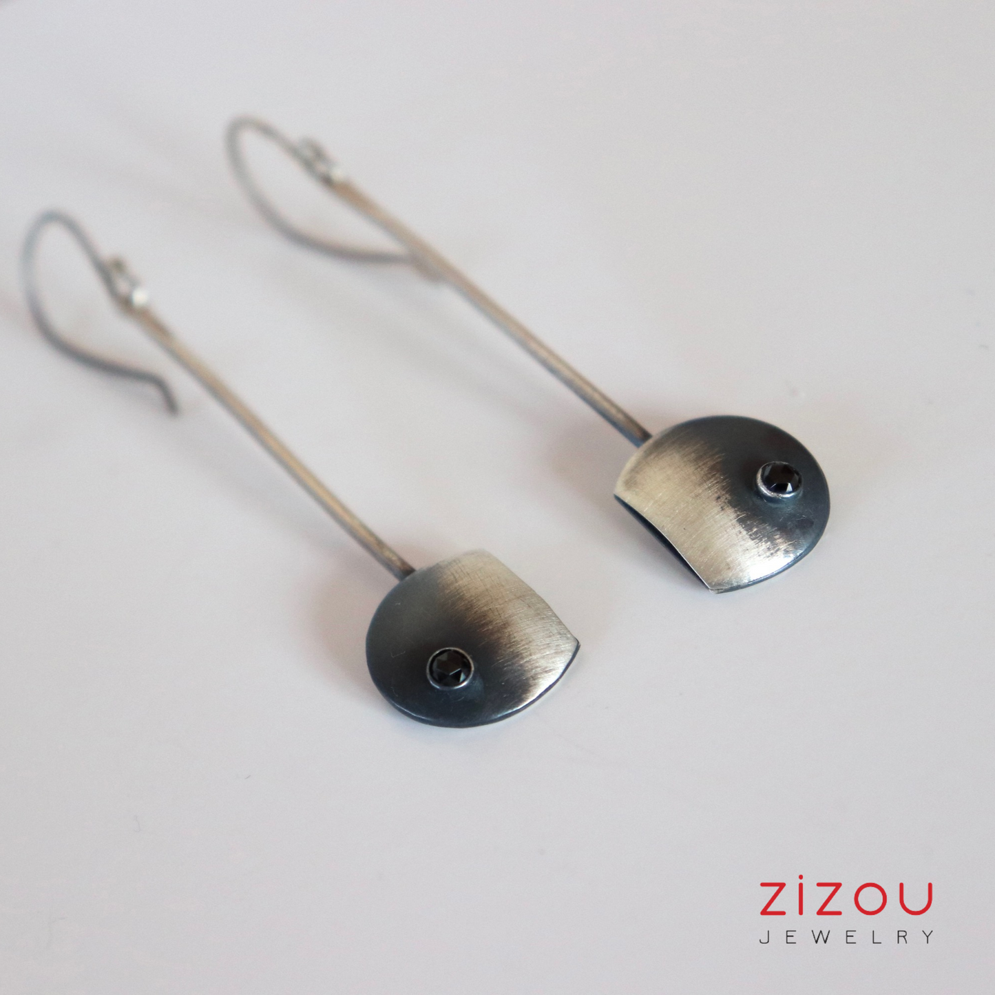 The Moon / Black spinel / earrings
