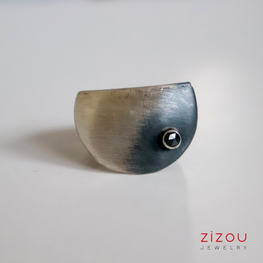 The Moon / Black spinel / ring