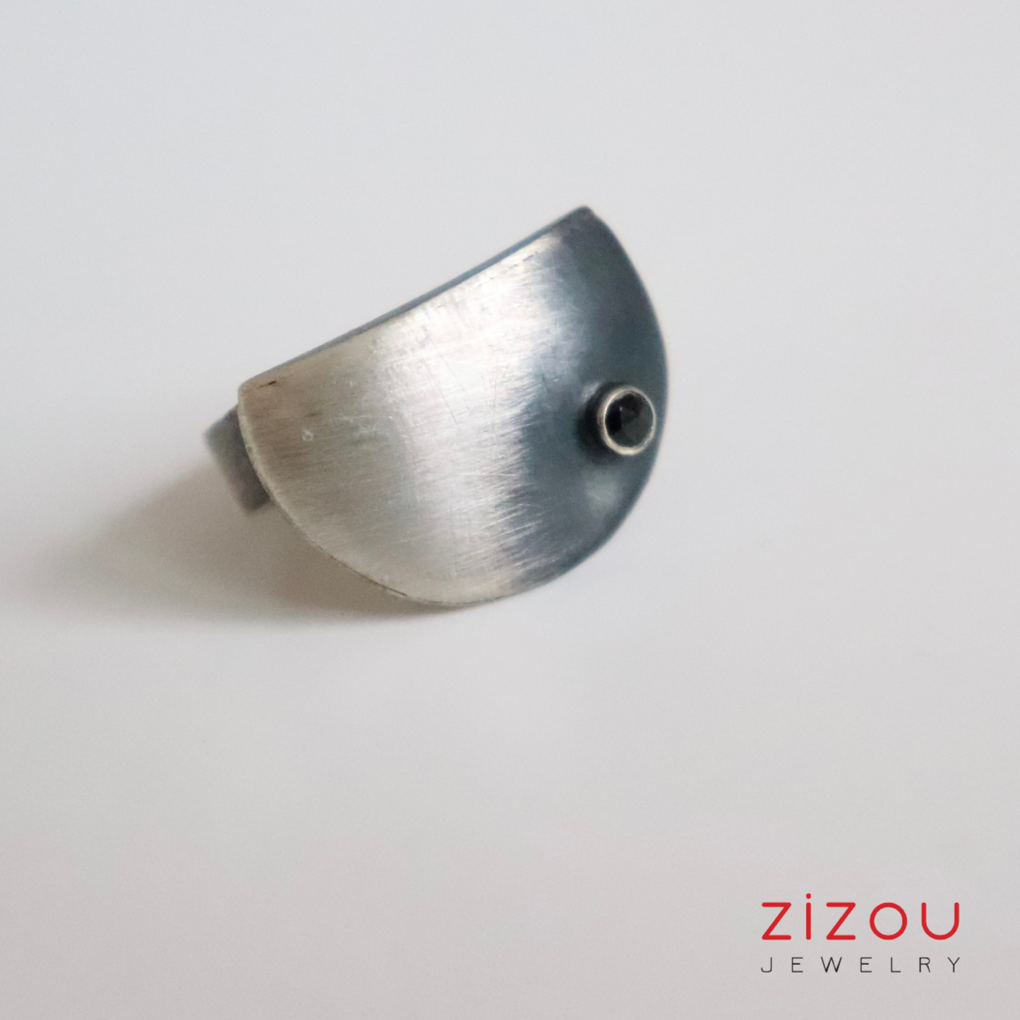 The Moon / Black spinel / ring