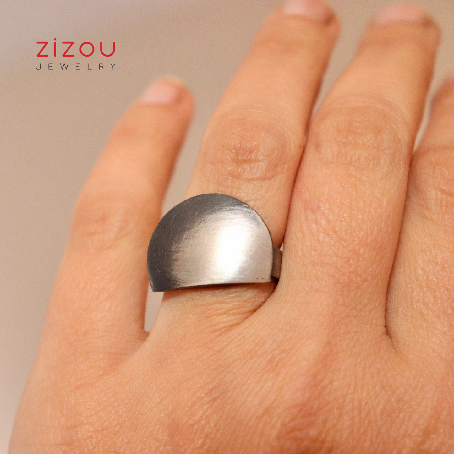 The Moon / ring