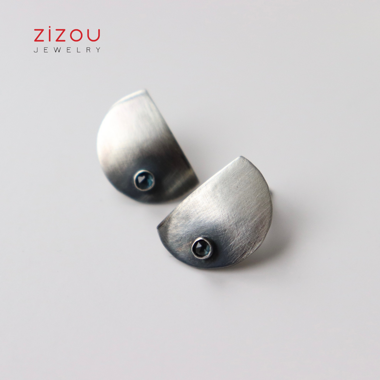 The Moon / topaz / earrings