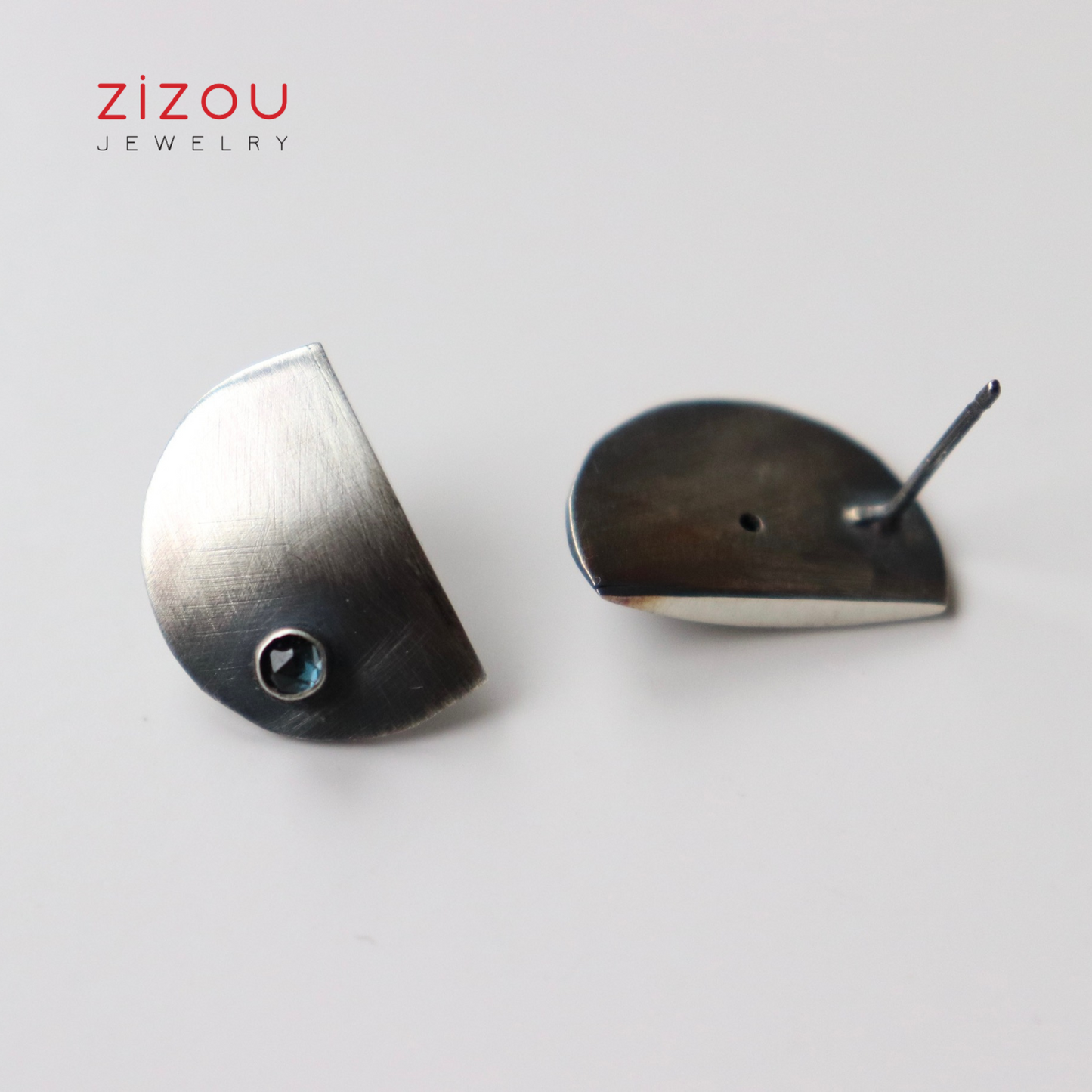 The Moon / topaz / earrings
