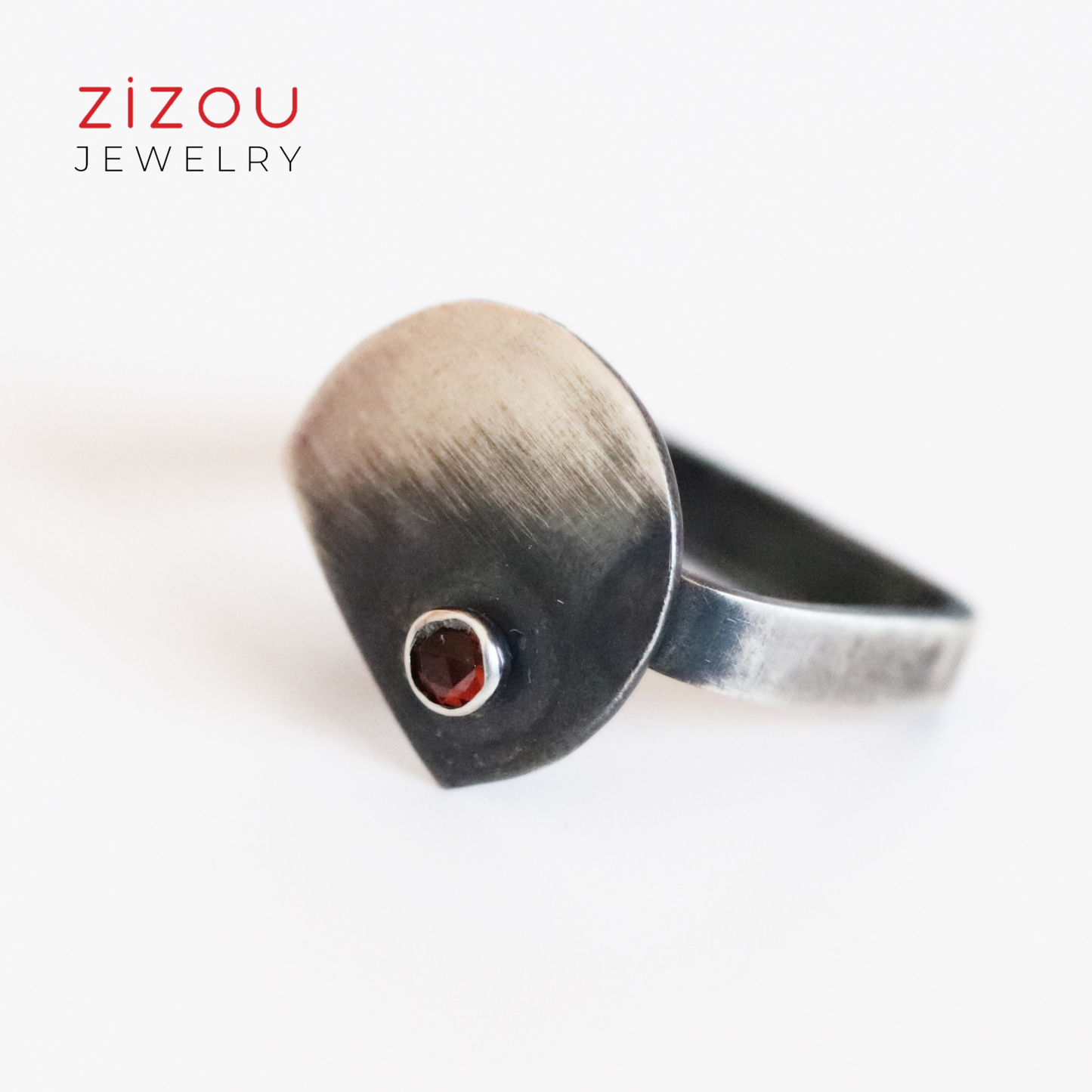 Moon / garnet / square / ring