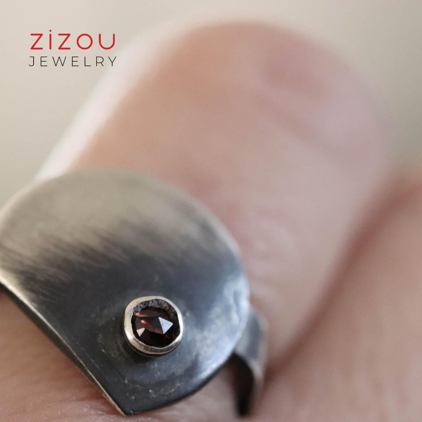 Moon / garnet / square / ring