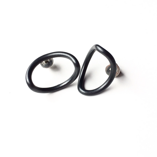 Oval outside / earrings