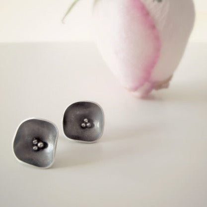 Black Flower S / earrings