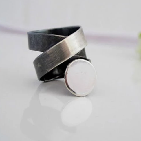 Tattoo / circle / ring