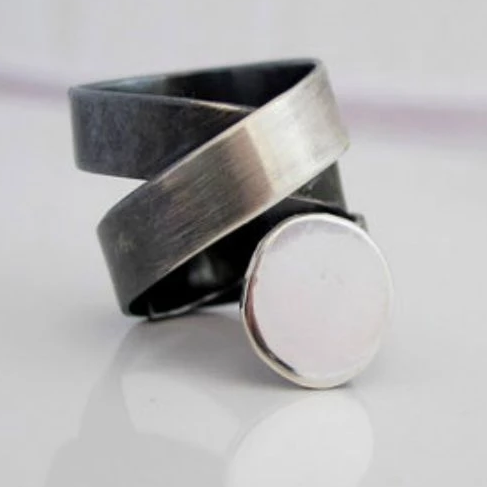 Tattoo / circle / ring