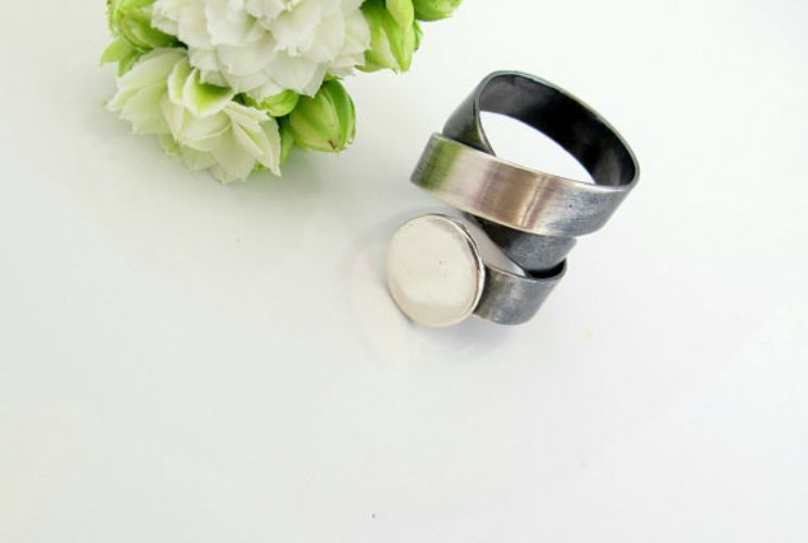Tattoo / circle / ring