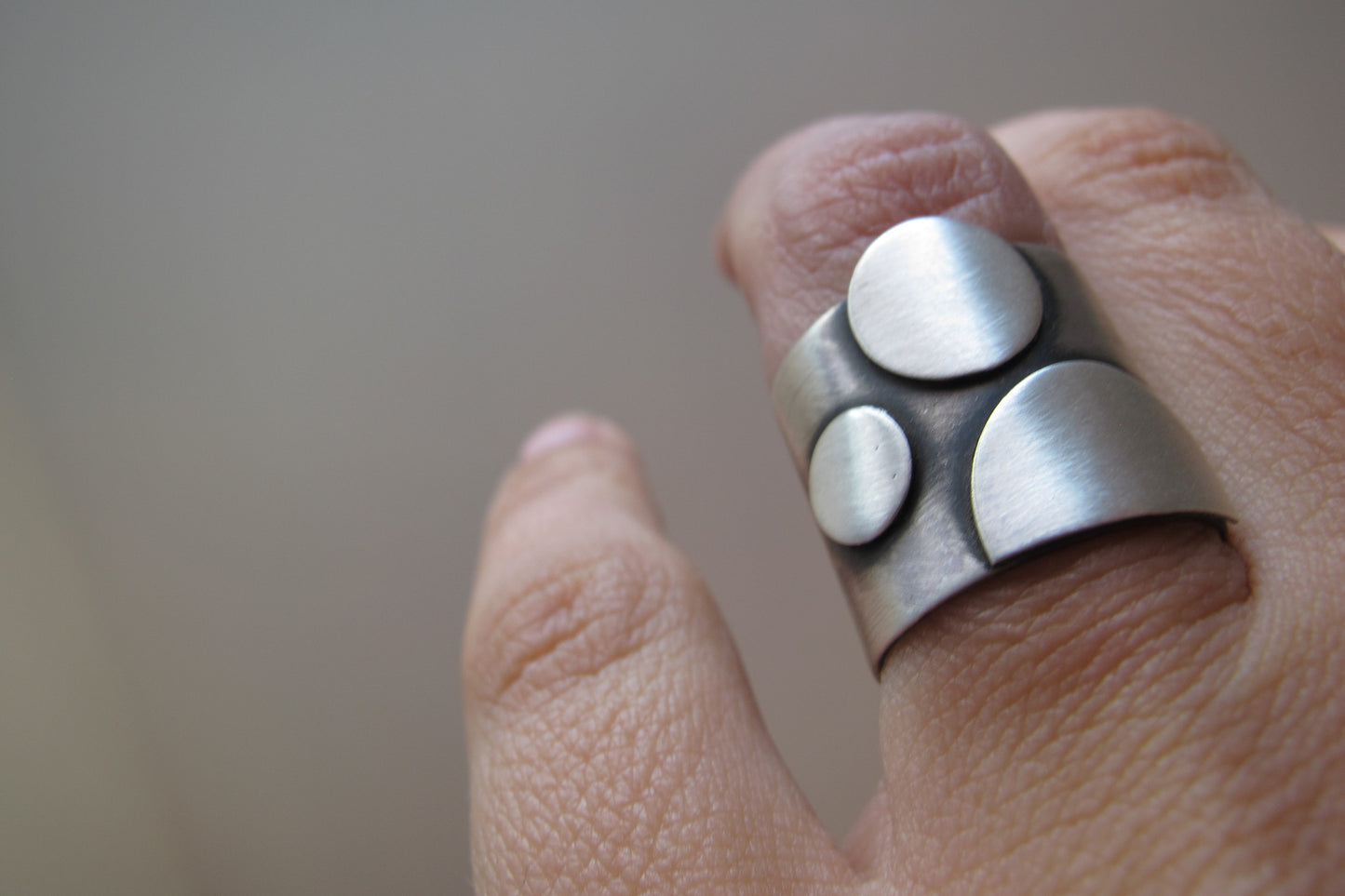 Dots / ring
