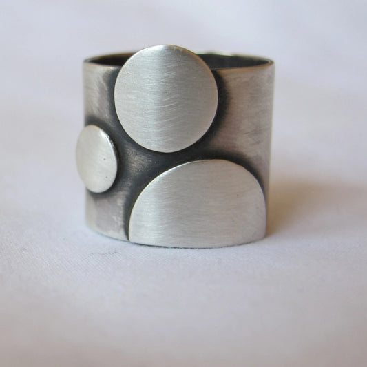 Dots / ring