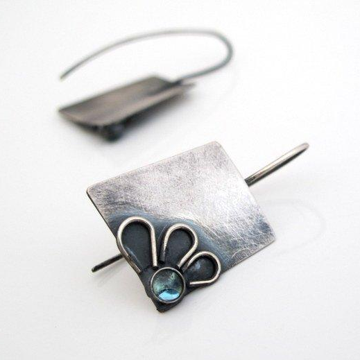 Daisy / Topaz / Earrings