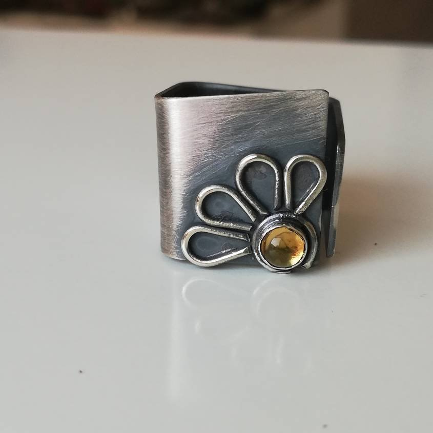 Daisy / citrine / ring