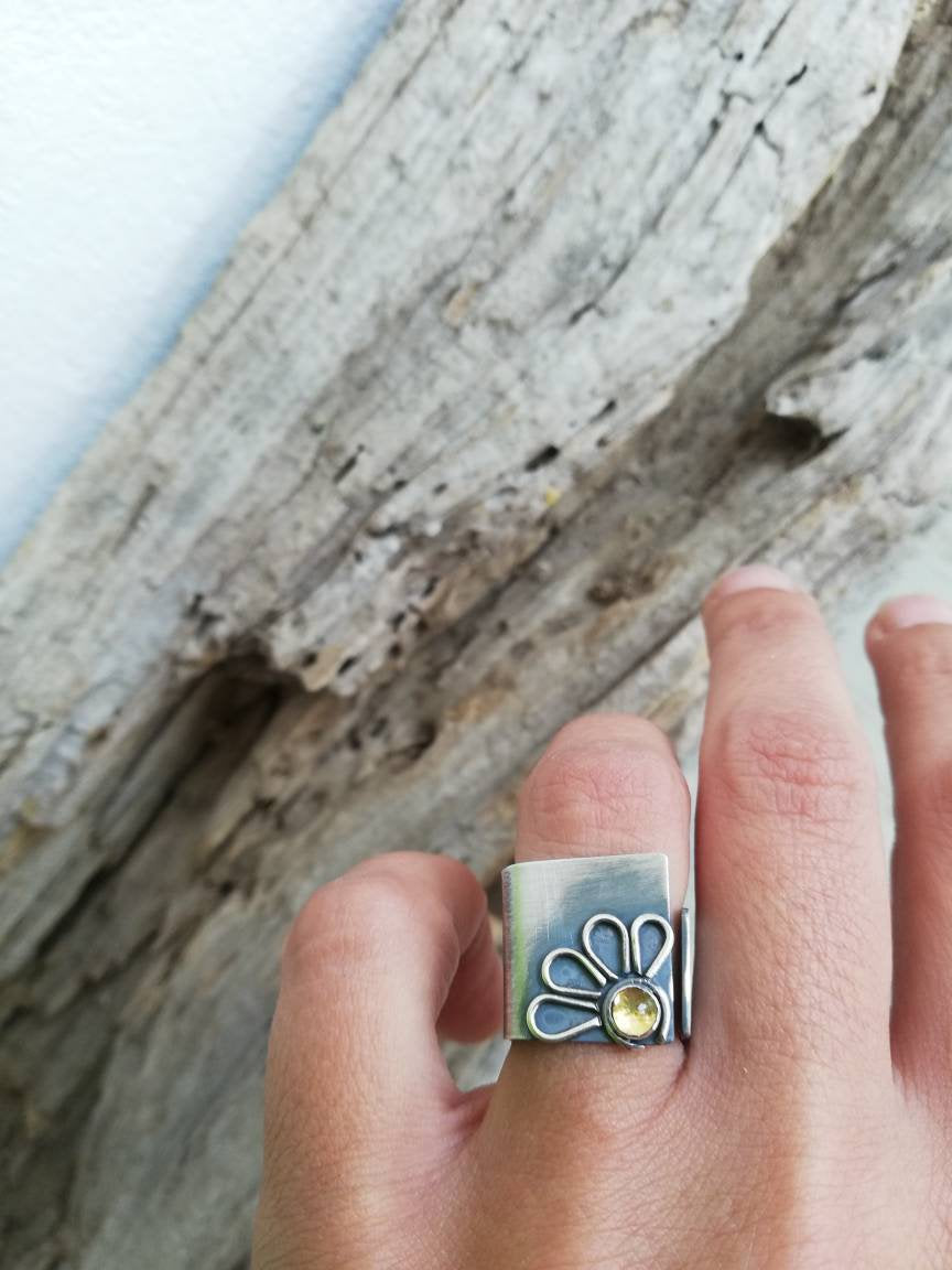 Daisy / citrine / ring