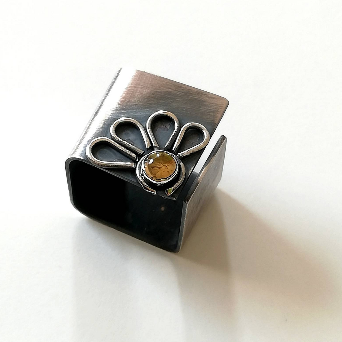 Daisy / citrine / ring