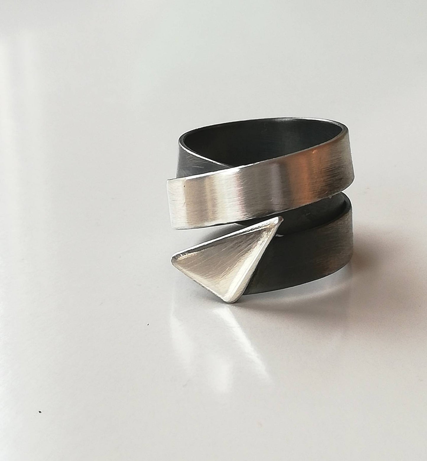 Tattoo / triangle / ring