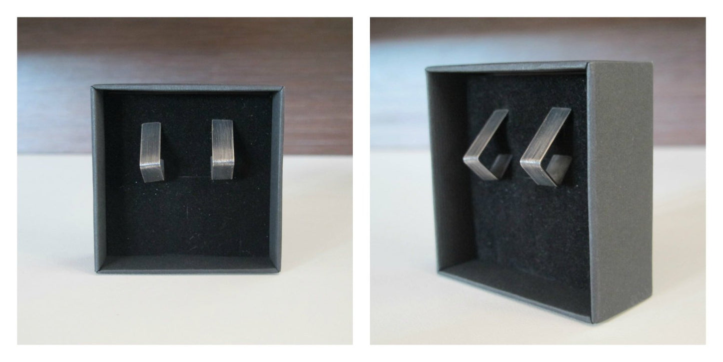 E / earrings