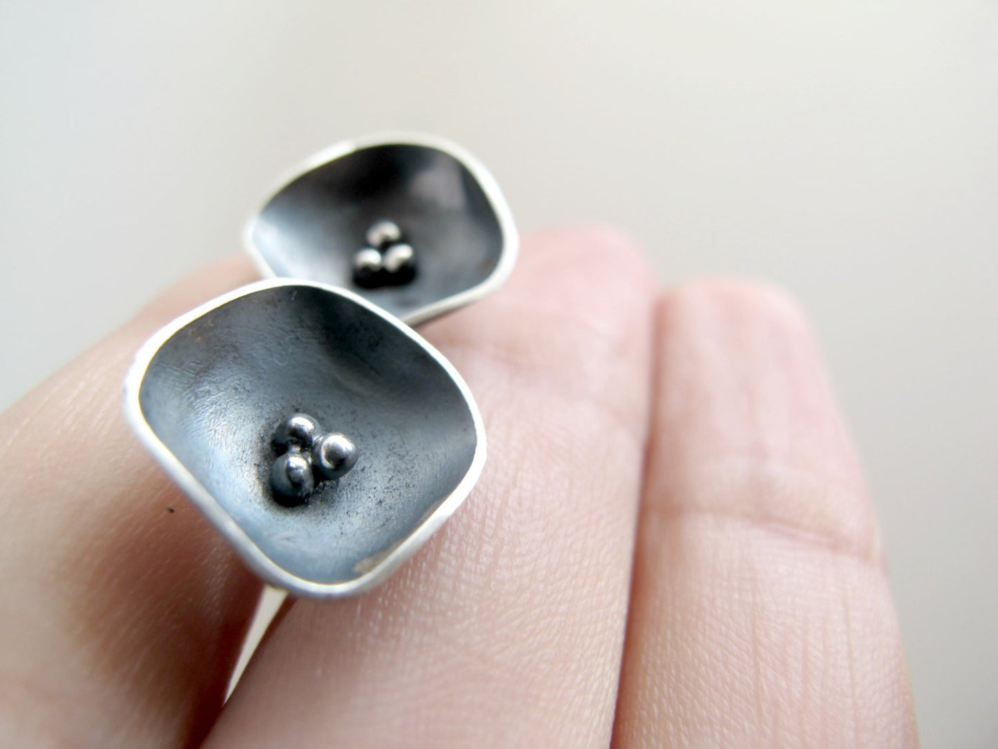 Black Flower S / earrings