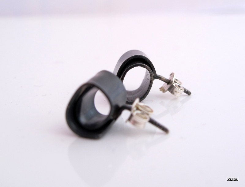 SWRL / Black / earrings