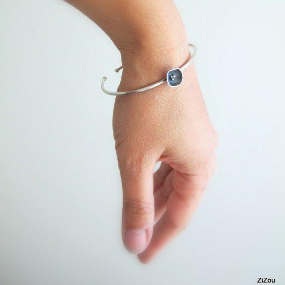 Black flower / bracelet