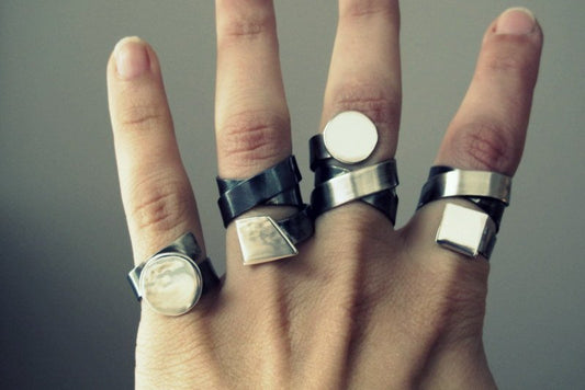 Tattoo / triangle / ring