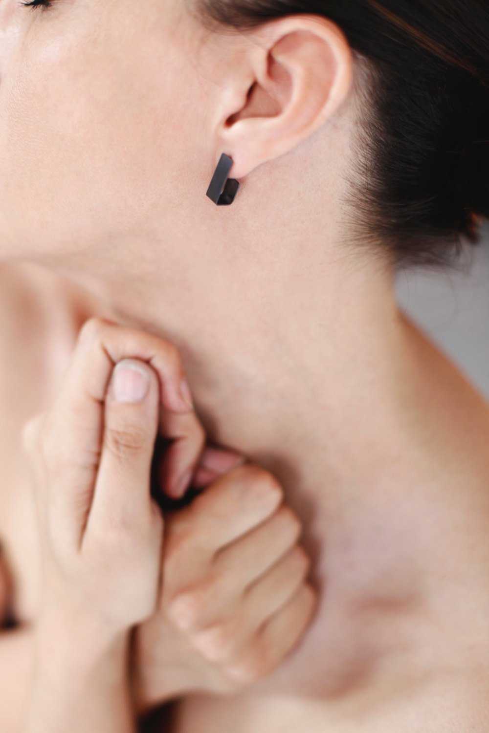 E / earrings