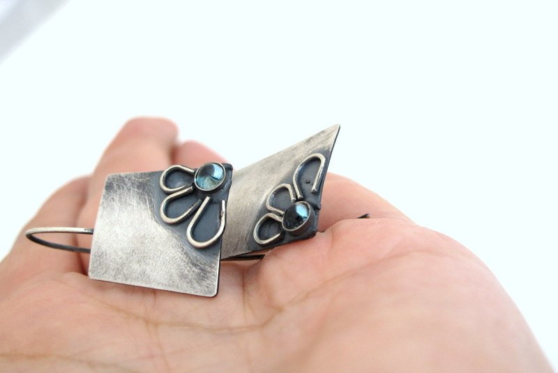 Daisy / Topaz / Earrings