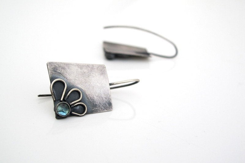 Daisy / Topaz / Earrings