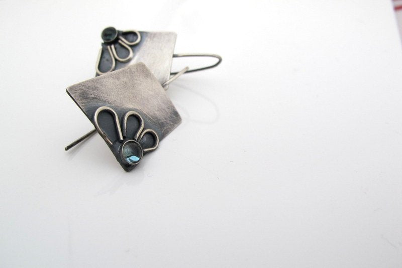 Daisy / Topaz / Earrings