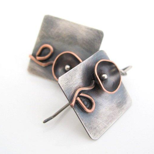Black flower / metal mix / earrings